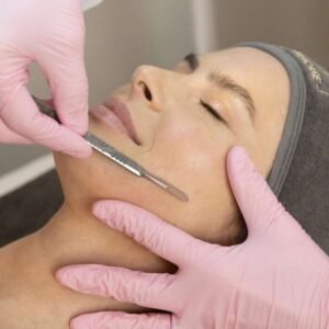 Dermaplaning con facial incluido